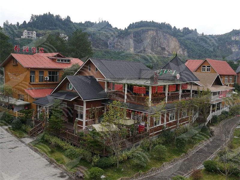 選擇合成樹脂瓦，為南方屋頂雨季防水護航